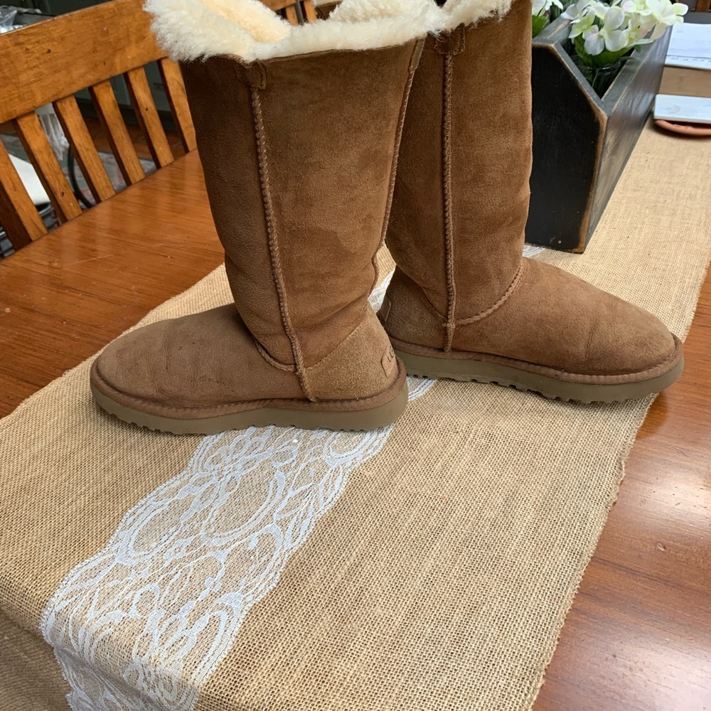 Ugg Bailey Button Boots Size 6 - Picture 6 of 15